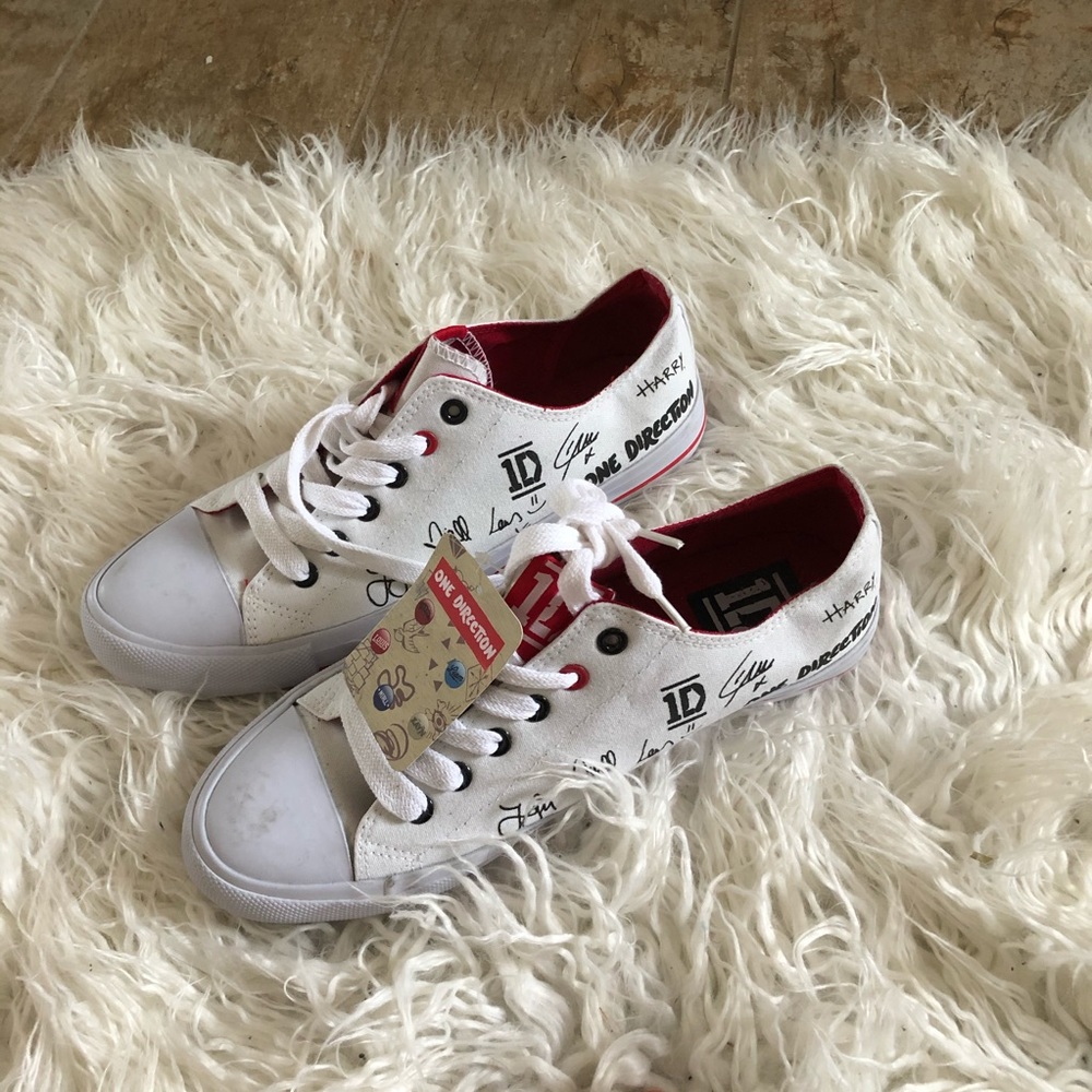 One Direction converse shoes